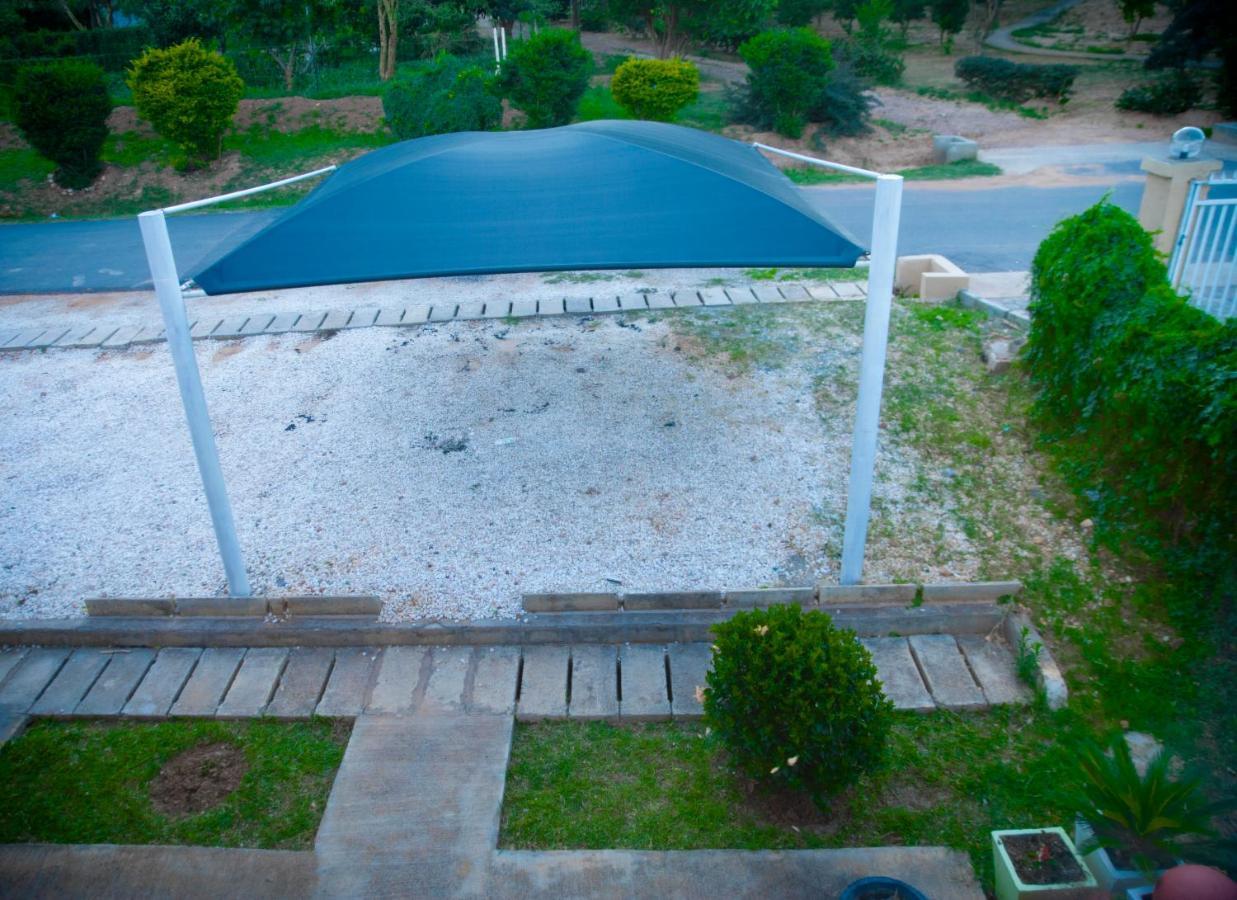 לוסקה Sanctuary Aparthotel-Ac-Garden- Solar-Wi-Fi -Firepit-Park-Carport מראה חיצוני תמונה